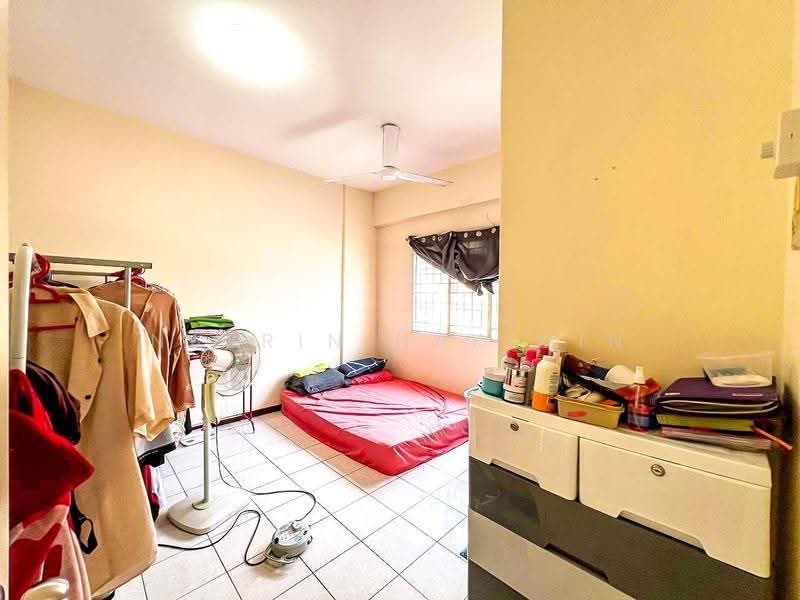 Pangsapuri untuk Dijual di Pangsapuri Jati 2 - Nazrin Hakimin - Bedroom - PropertyGuru.com.my