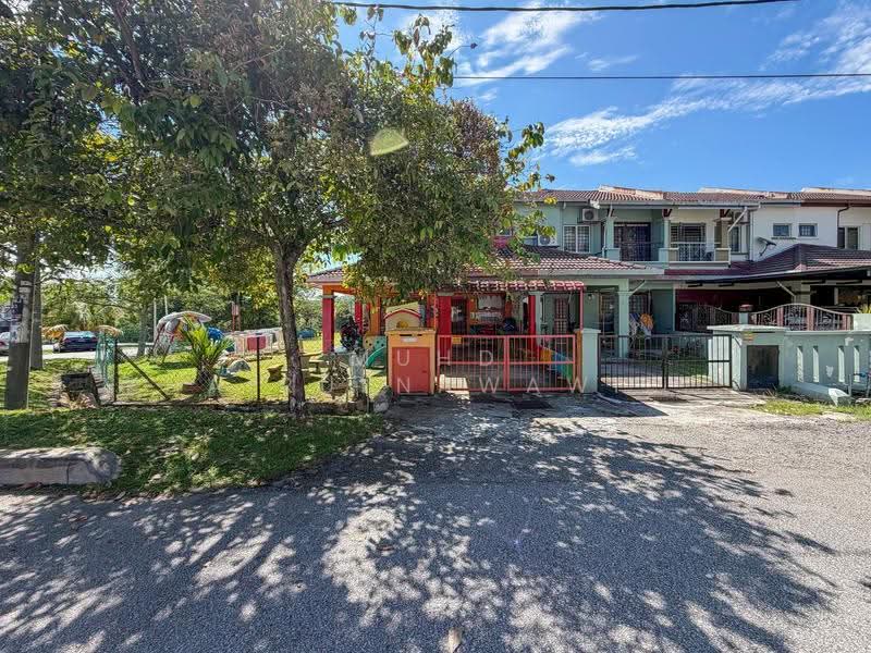 Rumah Teres 2-Tingkat untuk Dijual di Bandar Putra Permai (Seri Kembangan) - Muhd Khairulnawawi Kamaruddin - Exterior - PropertyGuru.com.my