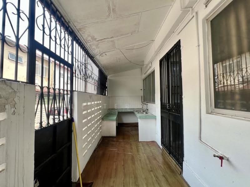 2-storey Terraced House for Sale in SS2 (Petaling Jaya) - Lester Lee - Kitchen - PropertyGuru.com.my