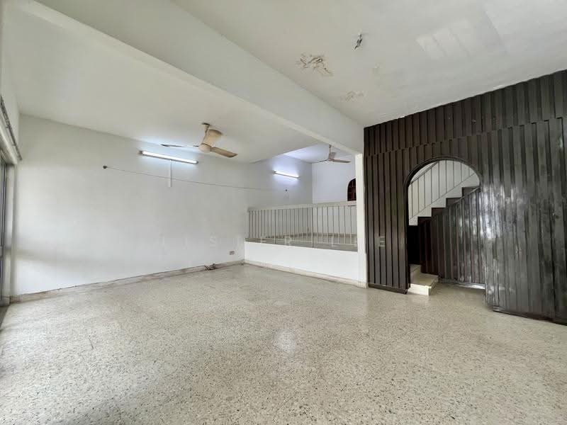 2-storey Terraced House for Sale in SS2 (Petaling Jaya) - Lester Lee - Living Room - PropertyGuru.com.my
