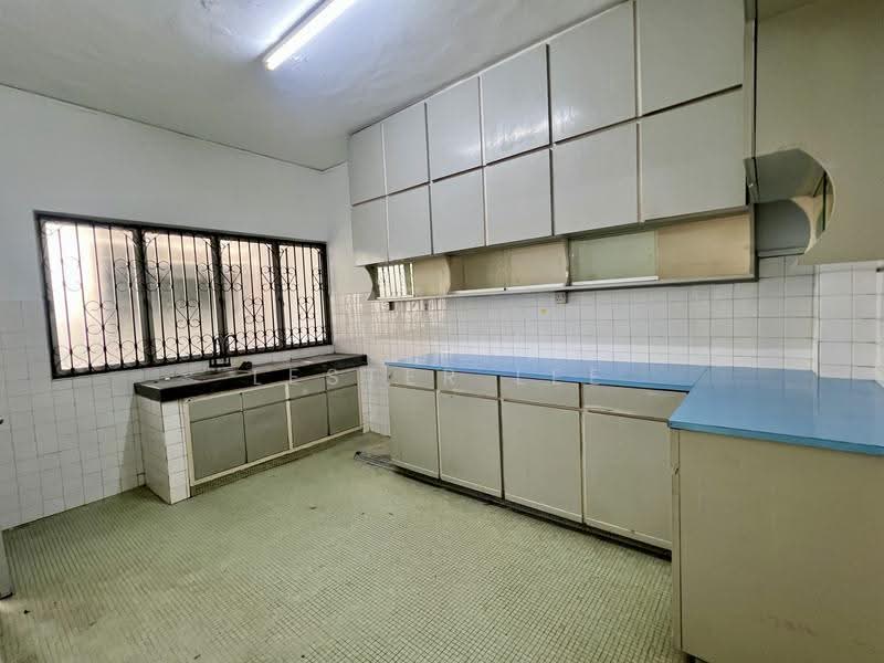 2-storey Terraced House for Sale in SS2 (Petaling Jaya) - Lester Lee - Kitchen - PropertyGuru.com.my