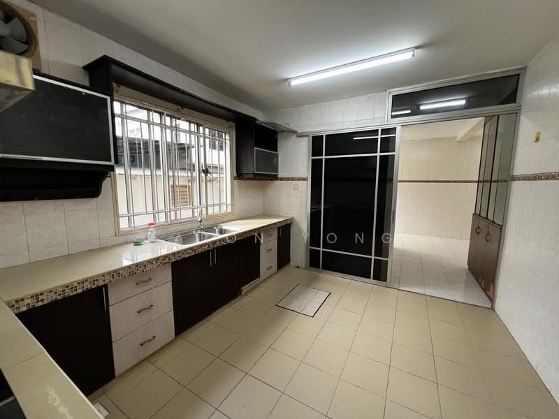 2-storey Terraced House for Sale in Taman Equine (Seri Kembangan) - Aaron Yong - Kitchen - PropertyGuru.com.my