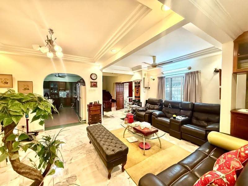 2-storey Terraced House for Sale in Taman Melawati (Ulu Kelang) - Razlina Razali - Living Room - PropertyGuru.com.my