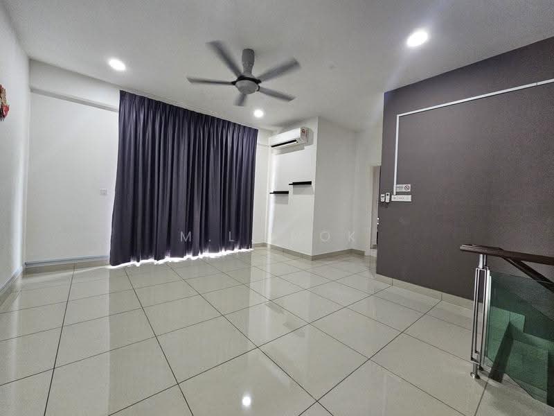 Rumah Berkembar untuk Dijual di Johor Bahru (Johor) - M.L. Mok - Living Room - PropertyGuru.com.my