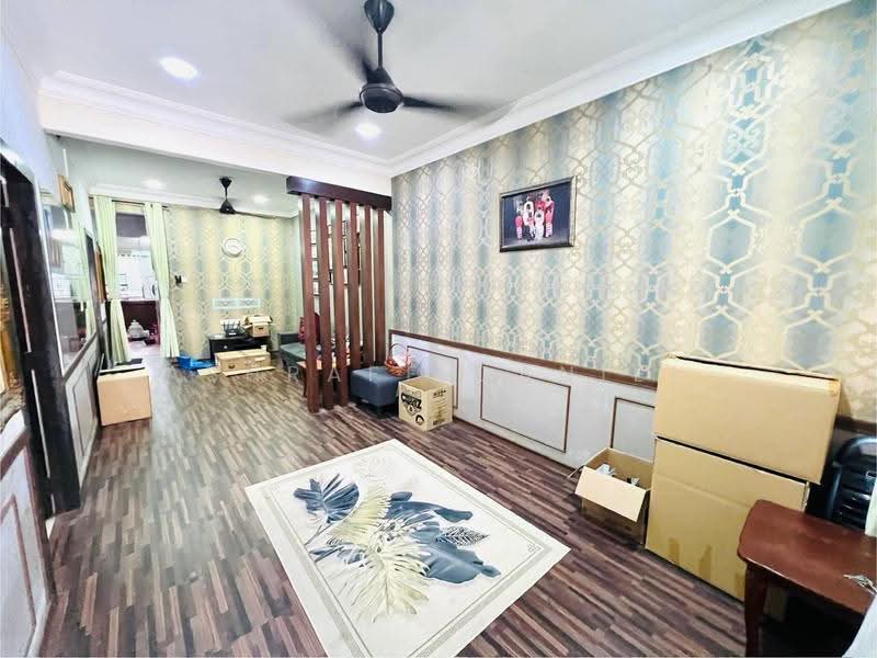Rumah Teres 1-Tingkat untuk Dijual di Taman Jasa Utama (Selayang) - Ashraff Daniel - Living Room - PropertyGuru.com.my