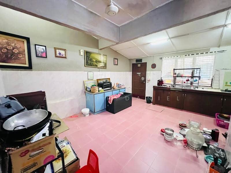 Rumah Teres 1-Tingkat untuk Dijual di Taman Jasa Utama (Selayang) - Ashraff Daniel - Kitchen - PropertyGuru.com.my
