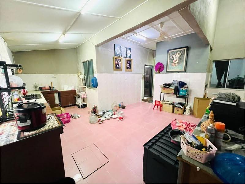Rumah Teres 1-Tingkat untuk Dijual di Taman Jasa Utama (Selayang) - Ashraff Daniel - Kitchen - PropertyGuru.com.my