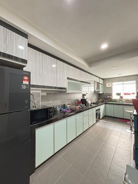 Rumah Teres 3-Tingkat untuk Disewa di Taman Suria (Johor Bahru) - Valerie Saw - Kitchen - PropertyGuru.com.my