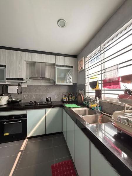Rumah Teres 3-Tingkat untuk Disewa di Taman Suria (Johor Bahru) - Valerie Saw - Kitchen - PropertyGuru.com.my