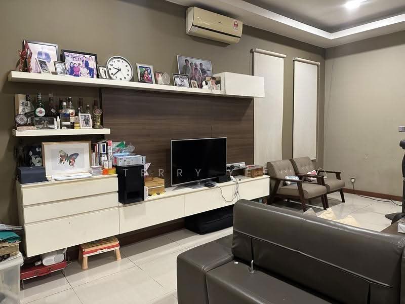 Semi-Detached House for Sale in Taman Equine (Seri Kembangan) - Terry Yee - Living Room - PropertyGuru.com.my