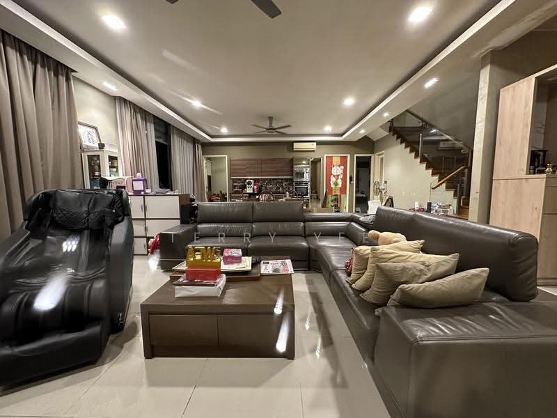 Semi-Detached House for Sale in Taman Equine (Seri Kembangan) - Terry Yee - Living Room - PropertyGuru.com.my