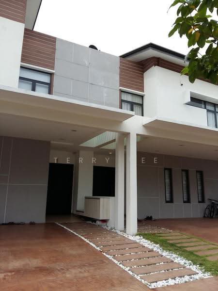 Semi-Detached House for Sale in Taman Equine (Seri Kembangan) - Terry Yee - Exterior - PropertyGuru.com.my
