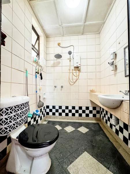 Kondominium untuk Dijual di Armanee - Muhd Khairulnawawi Kamaruddin - Bathroom - PropertyGuru.com.my