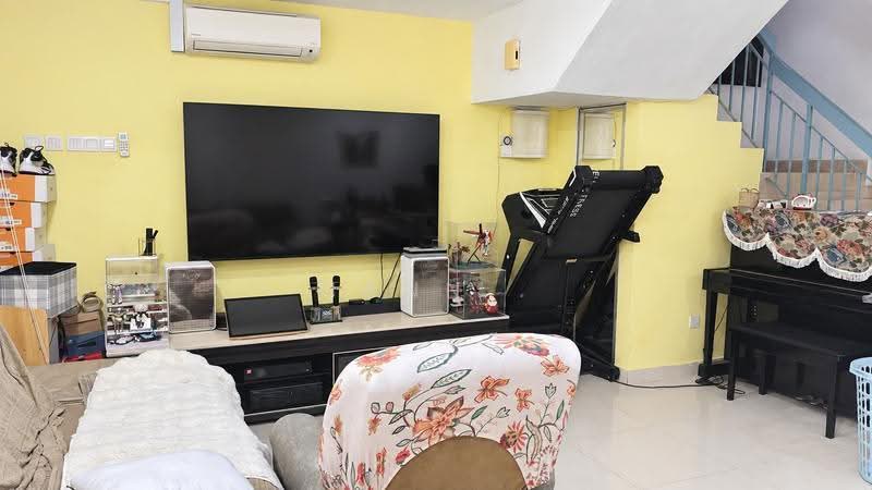 2-storey Terraced House for Sale in TAMAN PUCHONG UTAMA (Puchong) - Hann . - Living Room - PropertyGuru.com.my