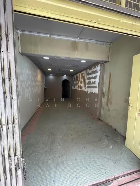 Shop / Office untuk Dijual di Melaka City (Melaka) - Alvin Chan Kai Boon - Entrance - PropertyGuru.com.my
