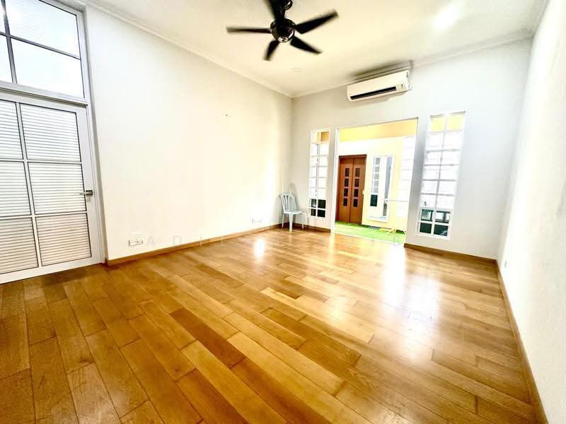 Bungalow House untuk Dijual di Bandar Tun Hussein Onn (Cheras) - Adilah Adib - Living Room - PropertyGuru.com.my