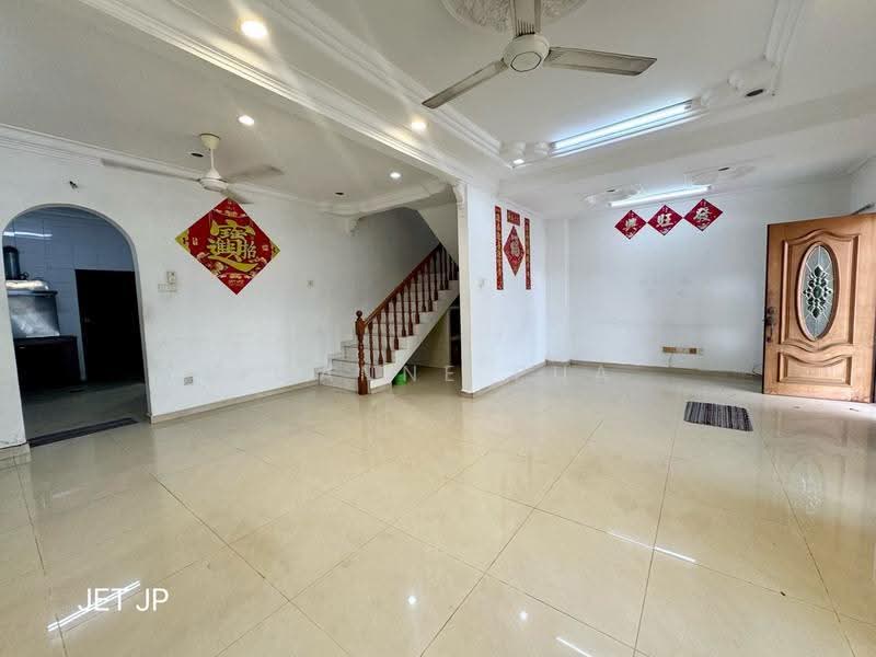Rumah Teres 2-Tingkat untuk Dijual di Klang (Selangor) - Joanne Pua - Living Room - PropertyGuru.com.my
