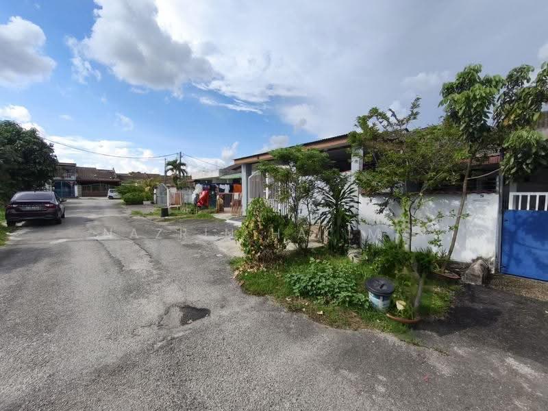 Rumah Teres 1-Tingkat untuk Dijual di Bukit Beruntung (Selangor) - Nazrin Hakimin - Exterior - PropertyGuru.com.my