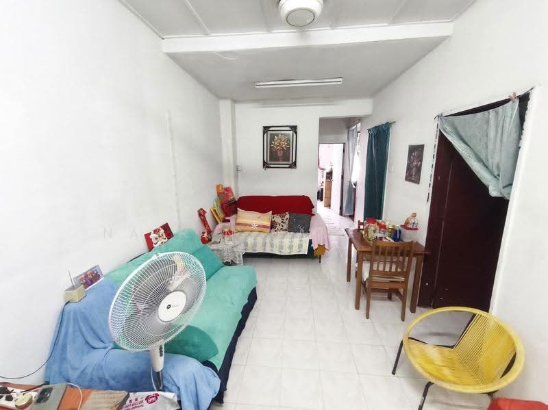 Rumah Teres 1-Tingkat untuk Dijual di Bukit Beruntung (Selangor) - Nazrin Hakimin - Living Room - PropertyGuru.com.my