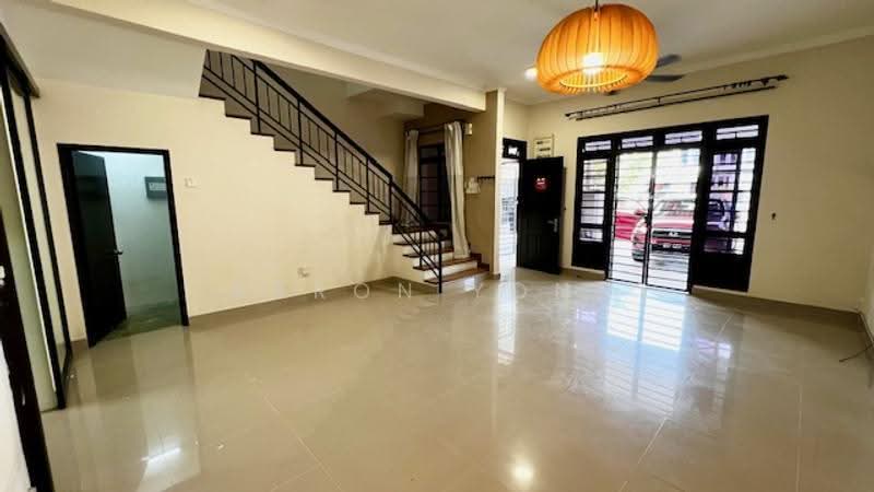 2-storey Terraced House for Sale in Bandar Kinrara (Selangor) - Aaron Yong - Living Room - PropertyGuru.com.my