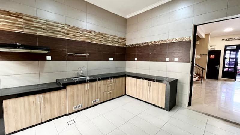 2-storey Terraced House for Sale in Bandar Kinrara (Selangor) - Aaron Yong - Kitchen - PropertyGuru.com.my