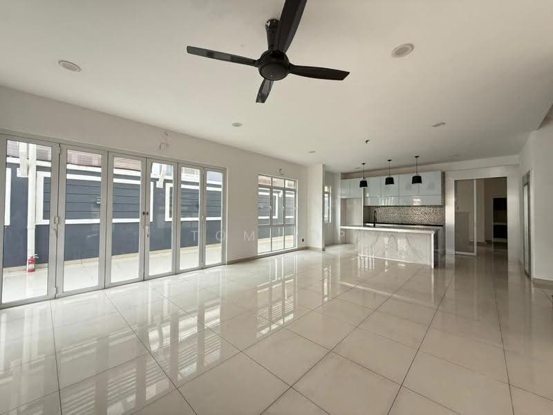 Semi-Detached House for Sale in Amverton Hills (Sungai Buloh) - Tom Yip - Living Room - PropertyGuru.com.my