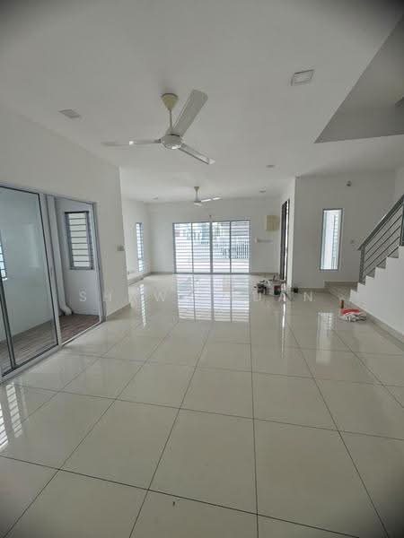 Rumah Teres untuk Disewa di Semenyih (Selangor) - Shawn Kuan - Living Room - PropertyGuru.com.my