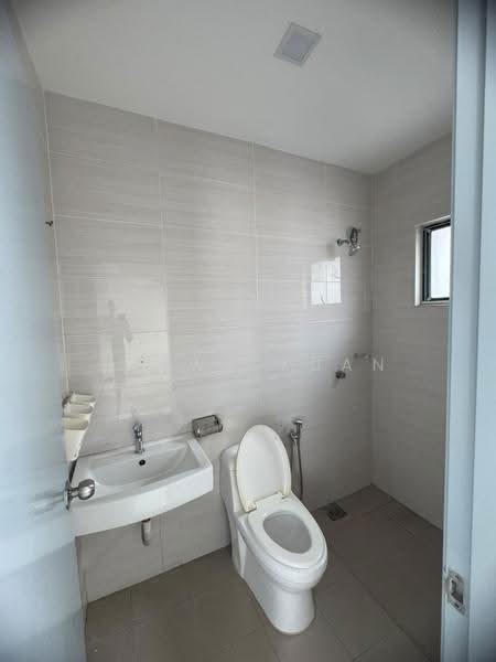 Rumah Teres untuk Disewa di Semenyih (Selangor) - Shawn Kuan - Bathroom - PropertyGuru.com.my