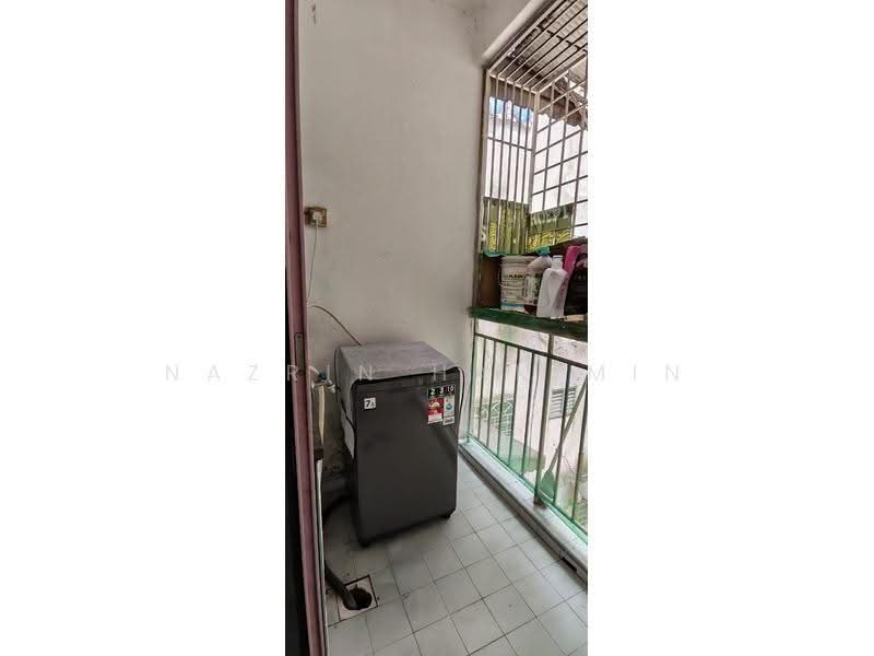 Pangsapuri untuk Dijual di The Astaria - Nazrin Hakimin - Balcony - PropertyGuru.com.my
