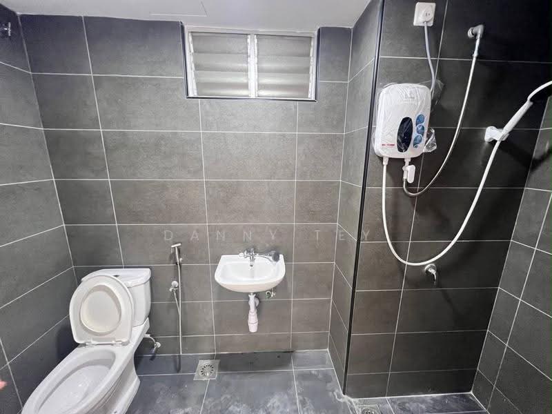Kediaman Servis untuk Disewa di Midas @ Seri Alam - Danny Tey - Bathroom - PropertyGuru.com.my