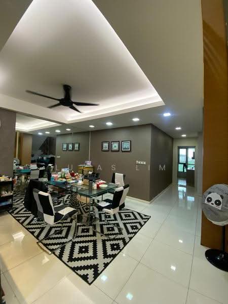 Kondominium untuk Dijual di Villa Orkid - Lucas Lim - Dining Room - PropertyGuru.com.my