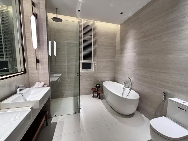 Kondominium untuk Dijual di The Cantonment - Tan Jing Yi - Bathroom - PropertyGuru.com.my
