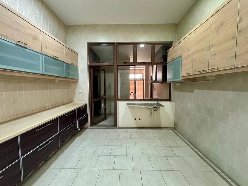 Rumah Teres untuk Dijual di Bukit Jelutong (Shah Alam) - Nazrin Hakimin - Kitchen - PropertyGuru.com.my