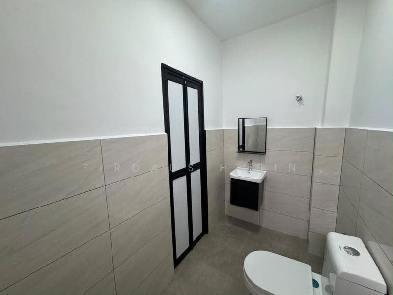 Rumah Teres 2-Tingkat untuk Dijual di Subang Jaya (Selangor) - Firdaus Husin - Bathroom - PropertyGuru.com.my