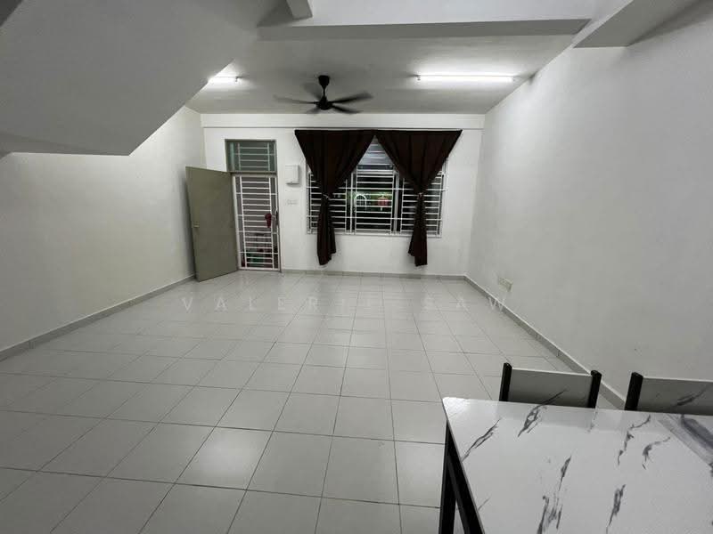 2-storey Terraced House for Sale in Taman Pulai Mutiara (Iskandar Puteri (Nusajaya)) - Valerie Saw - Living Room - PropertyGuru.com.my