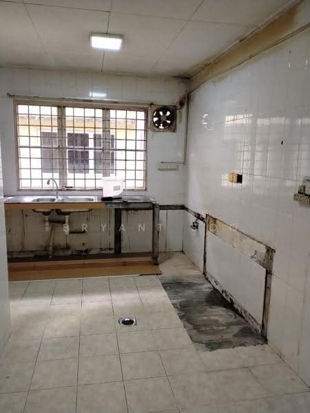 2-storey Terraced House for Sale in Bandar Kinrara (Selangor) - Bryant Soo - Kitchen - PropertyGuru.com.my