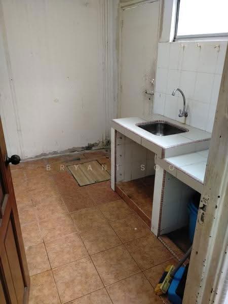 2-storey Terraced House for Sale in Bandar Kinrara (Selangor) - Bryant Soo - Kitchen - PropertyGuru.com.my
