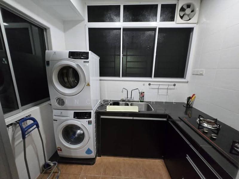 Kediaman Servis untuk Disewa di OUG Parklane - Vincent Chye - Kitchen - PropertyGuru.com.my