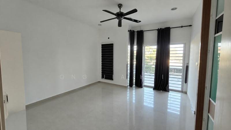2-storey Terraced House for Sale in Seremban (Negeri Sembilan) - Ong Jia Hui - Living Room - PropertyGuru.com.my