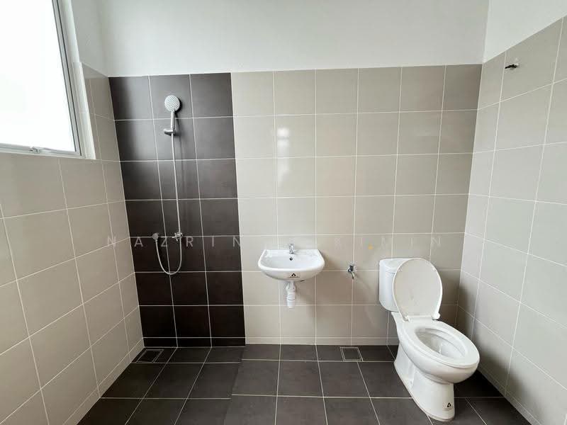 Terraced House for Sale in Gombak (Selangor) - Nazrin Hakimin - Bathroom - PropertyGuru.com.my