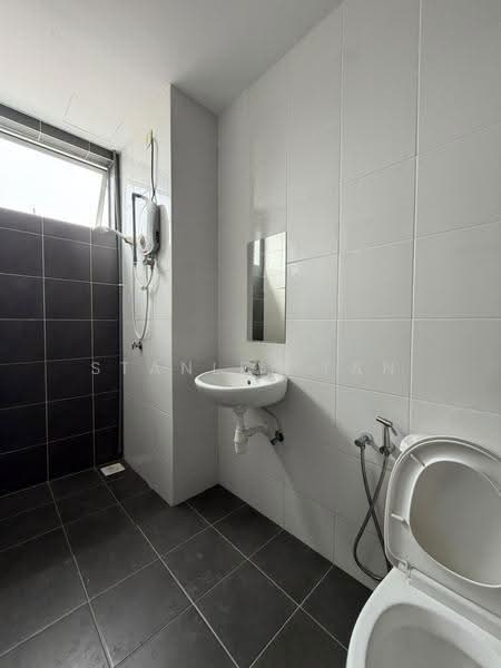 Kediaman Servis untuk Disewa di The Zizz @ Damansara North - Stanley Tan - Bathroom - PropertyGuru.com.my