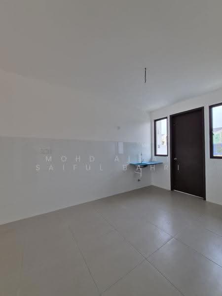 2-storey Terraced House for Sale in Cyberjaya (Selangor) - Mohd Aizat Saiful Bahri - Kitchen - PropertyGuru.com.my
