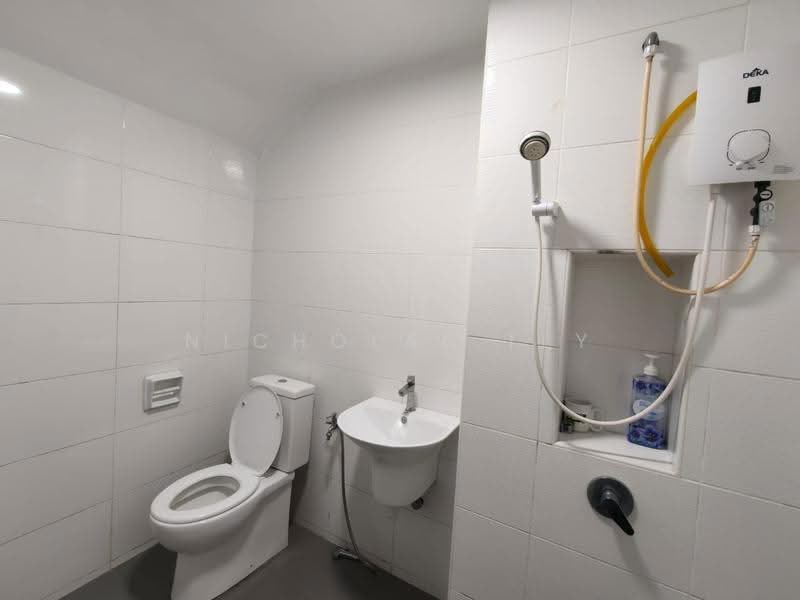 Rumah Teres untuk Dijual di Johor Bahru (Johor) - Nicholas Tey - Bathroom - PropertyGuru.com.my