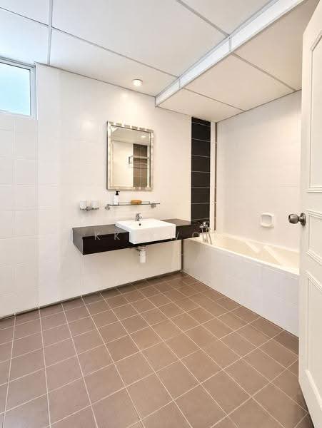 Condominium for Rent at The Waterfront Condominium - KK Kwok - Bathroom - PropertyGuru.com.my