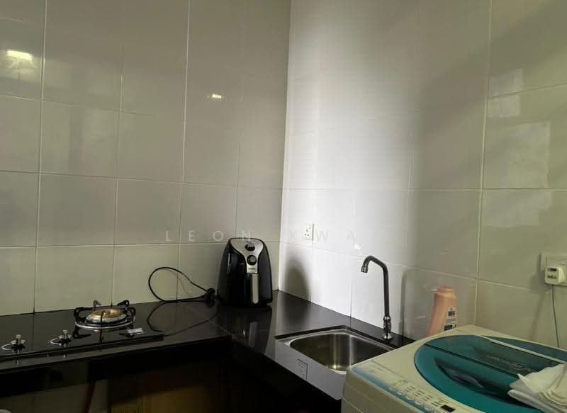 Kondominium untuk Disewa di Dwiputra Residences - Leon Kwan - Kitchen - PropertyGuru.com.my