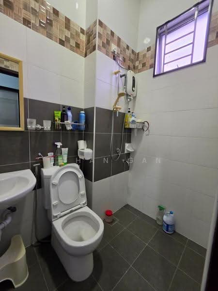 2-storey Terraced House for Sale in Ulu Tiram (Johor) - Ethan Gan - Bathroom - PropertyGuru.com.my