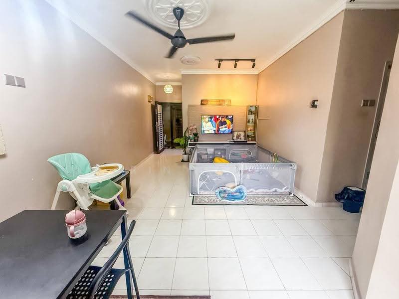 Pangsapuri untuk Dijual di Pangsapuri Angsana - Nazrin Hakimin - Living Room - PropertyGuru.com.my