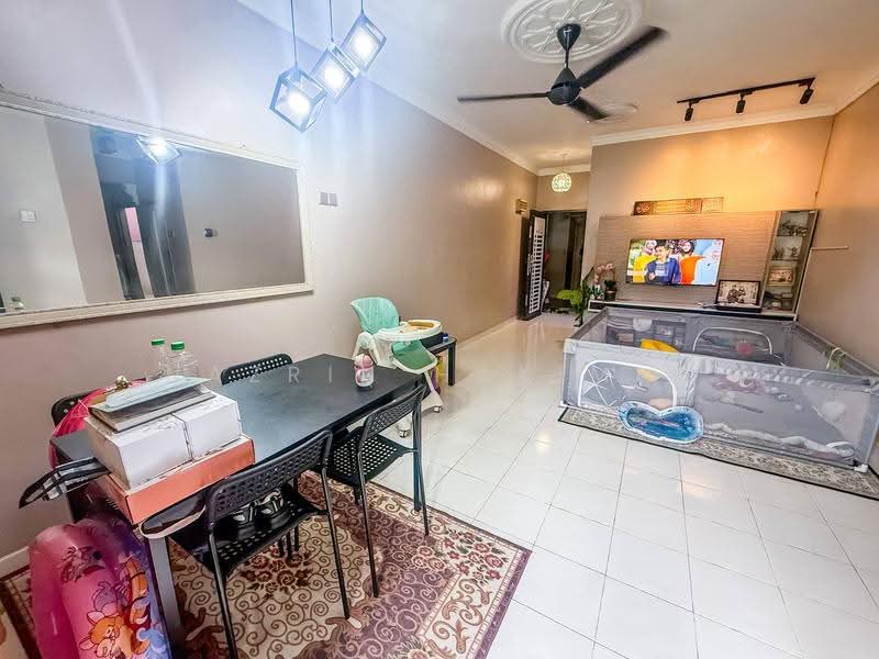 Pangsapuri untuk Dijual di Pangsapuri Angsana - Nazrin Hakimin - Living Room - PropertyGuru.com.my