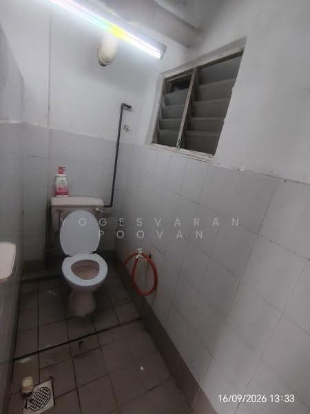 Flat for Sale at Bandar Bukit Tinggi 1 Apartment - Yogesvaran Poovan - Bathroom - PropertyGuru.com.my