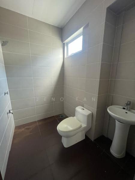 2-storey Terraced House for Sale in Kuching (Sarawak) - Jeno Tan - Bathroom - PropertyGuru.com.my